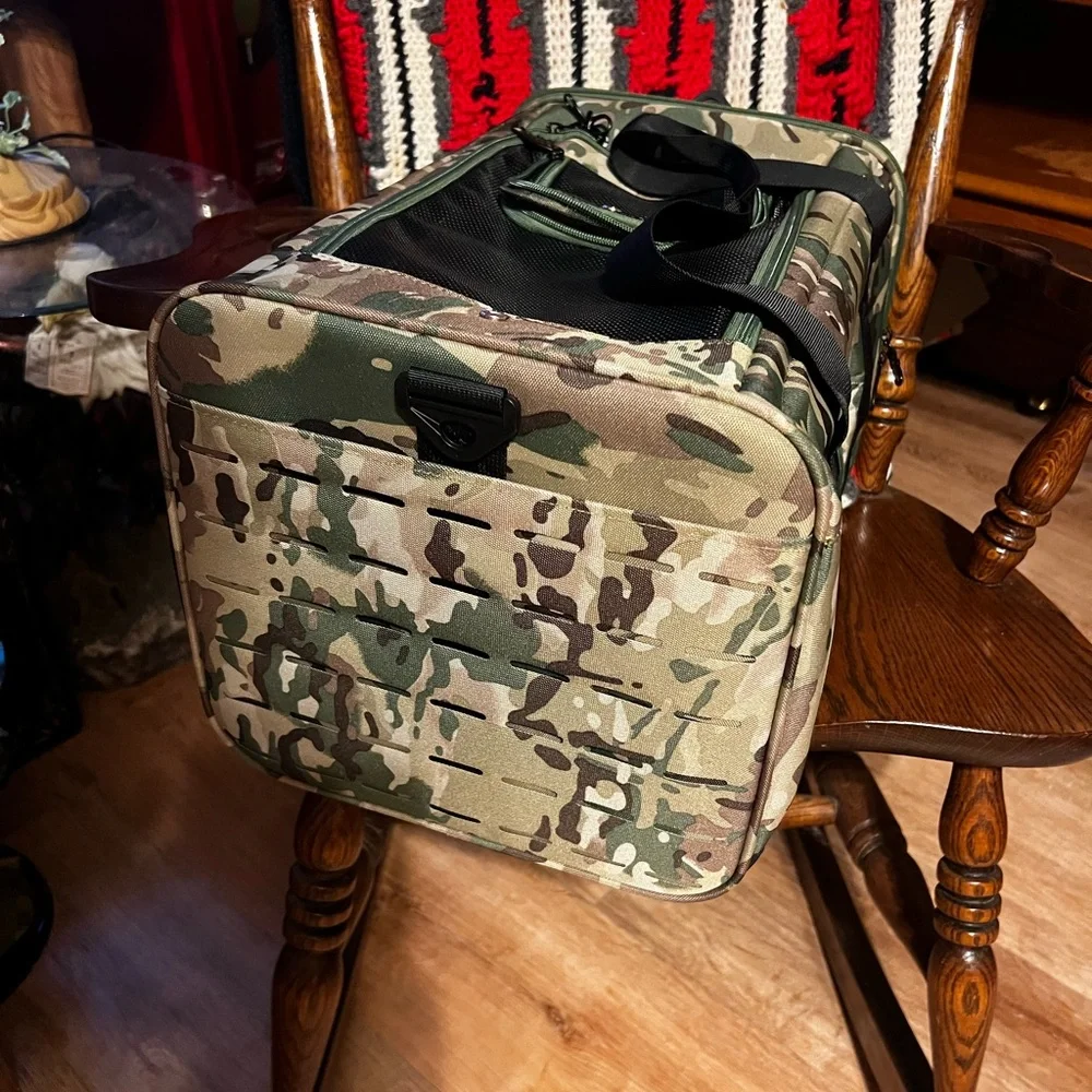 New Goodio pet carrier approved by airline carriers zip top and sides